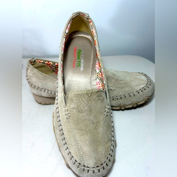 Skechers relaxed fit memory foam leather moccasin loafers size 8.5 - Picture 1 of 9